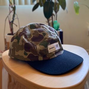 Akomplice hat camo